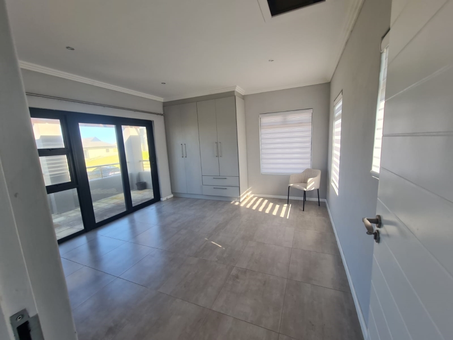 4 Bedroom Property for Sale in Kidds Beach Eastern Cape
